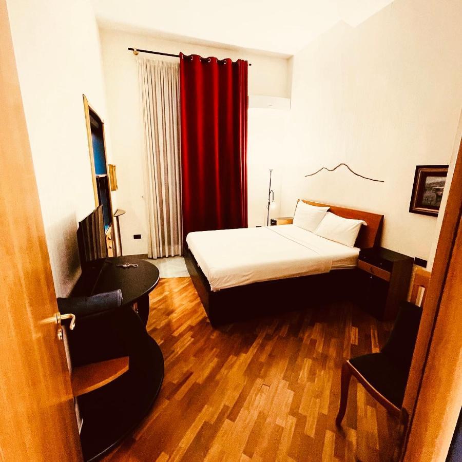 Lanova 21 Rooms Napels Buitenkant foto